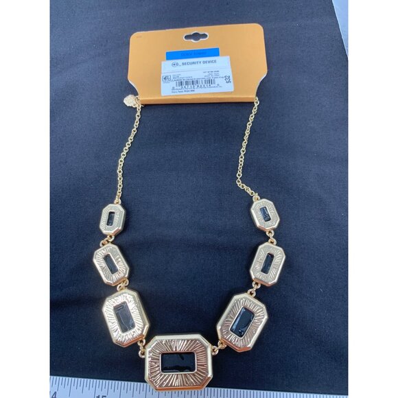 Monet Fashion Necklace and Post Earrings Red Tartan Plaid Color Tower - Picture 6 of 7